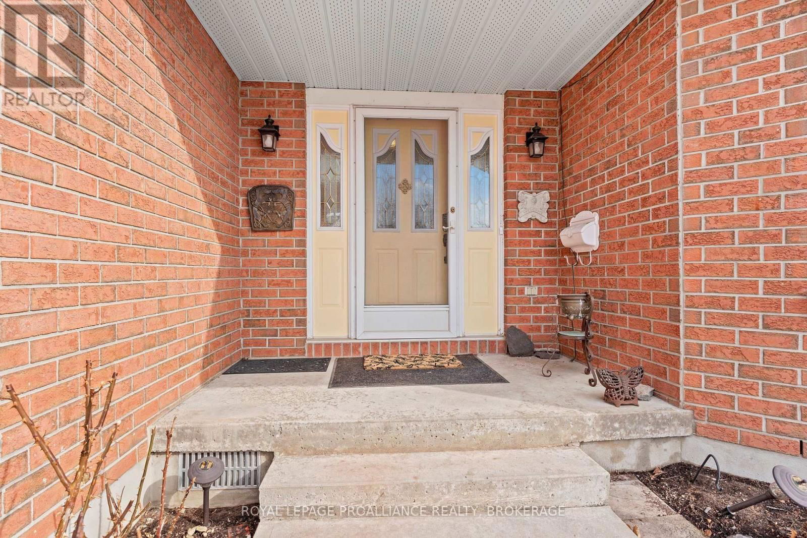 254 FRIARHILL CRESCENT Image 2