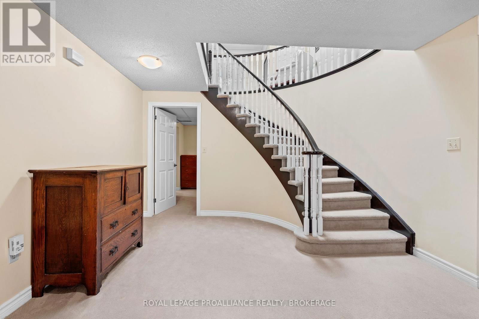 254 FRIARHILL CRESCENT Image 27