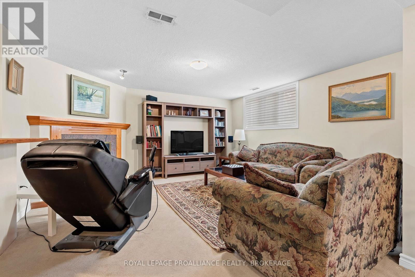 254 FRIARHILL CRESCENT Image 28