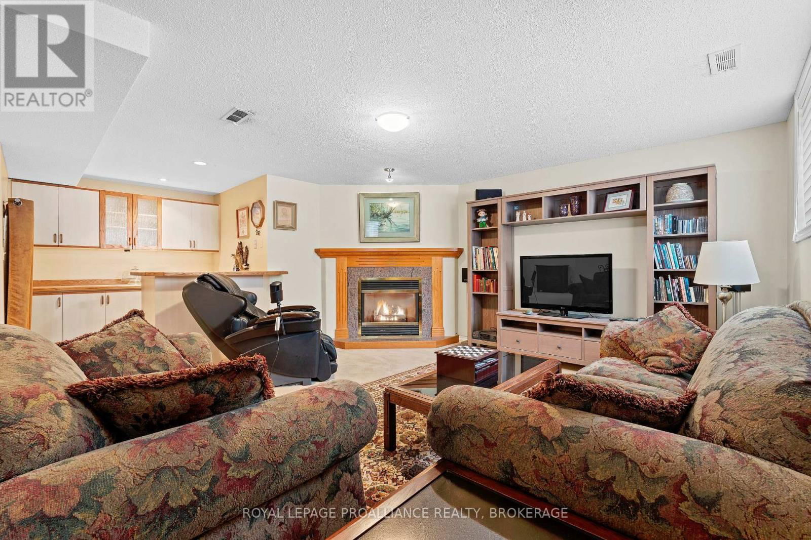 254 FRIARHILL CRESCENT Image 30