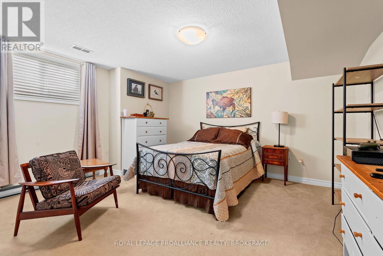 254 FRIARHILL CRESCENT Image 36
