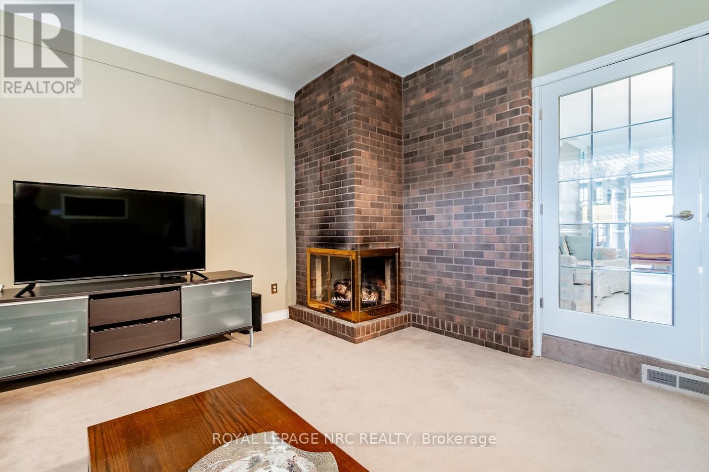 8 MACBETH BOULEVARD Image 10