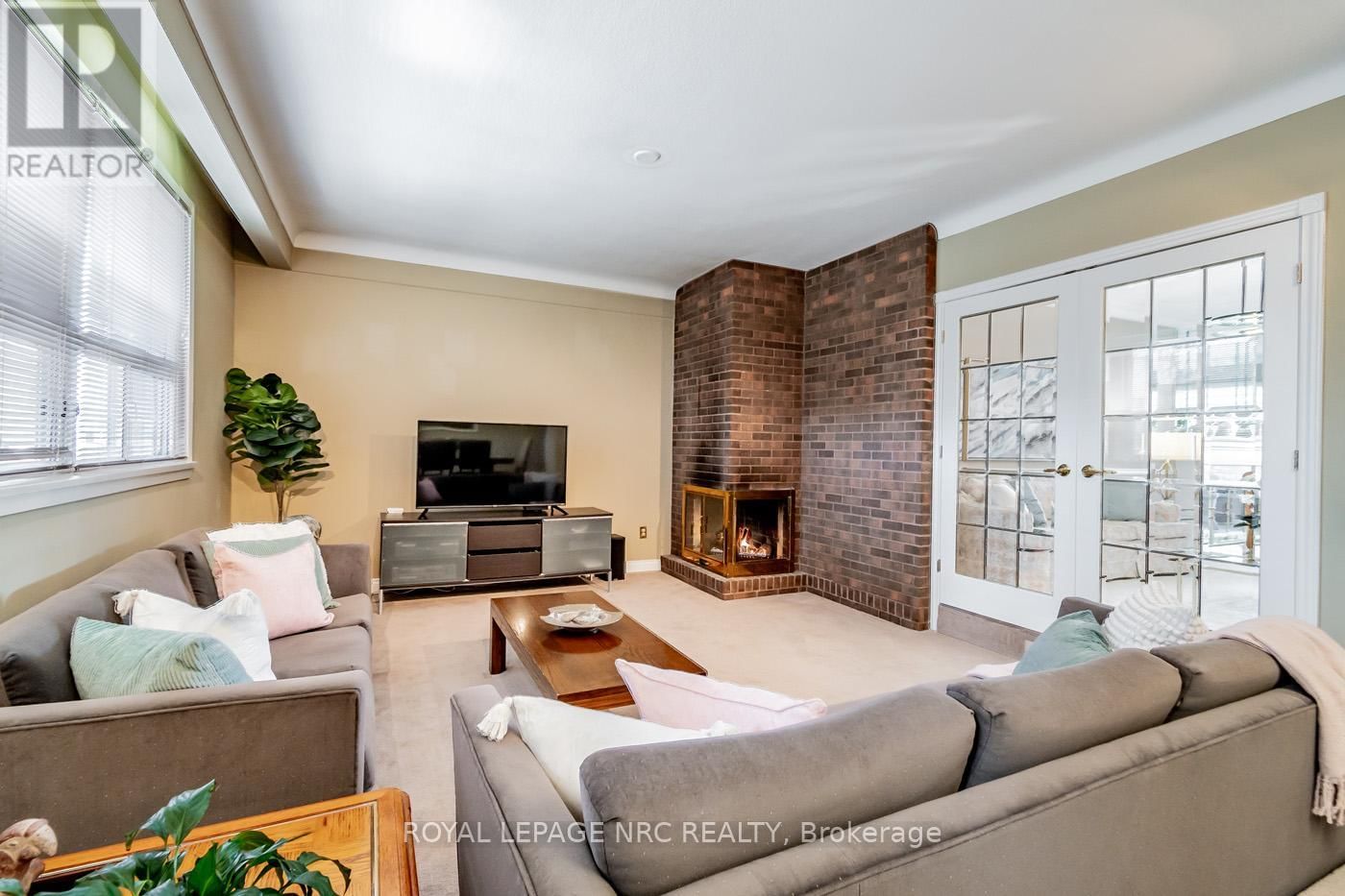 8 MACBETH BOULEVARD Image 11