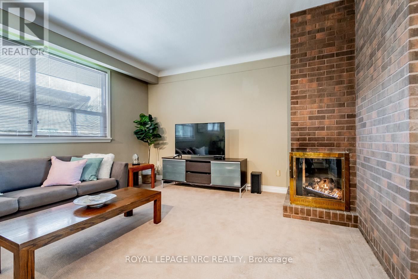 8 MACBETH BOULEVARD Image 12