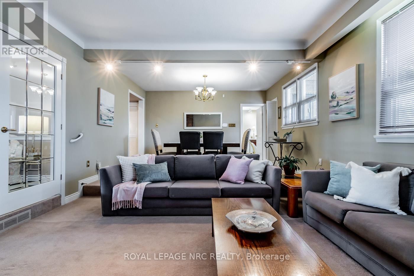 8 MACBETH BOULEVARD Image 14