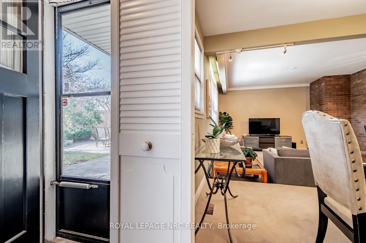8 MACBETH BOULEVARD Image 15