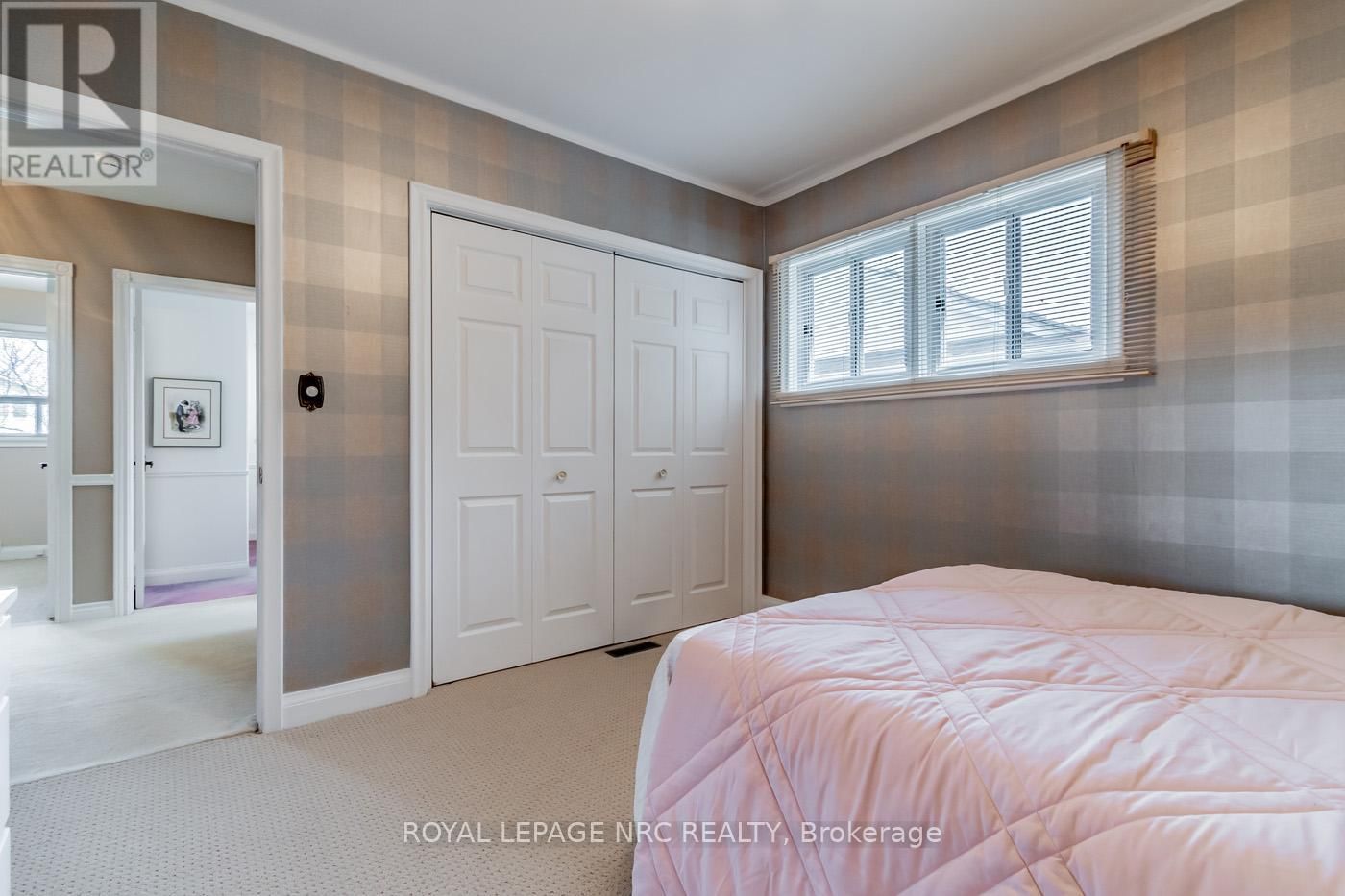 8 MACBETH BOULEVARD Image 25