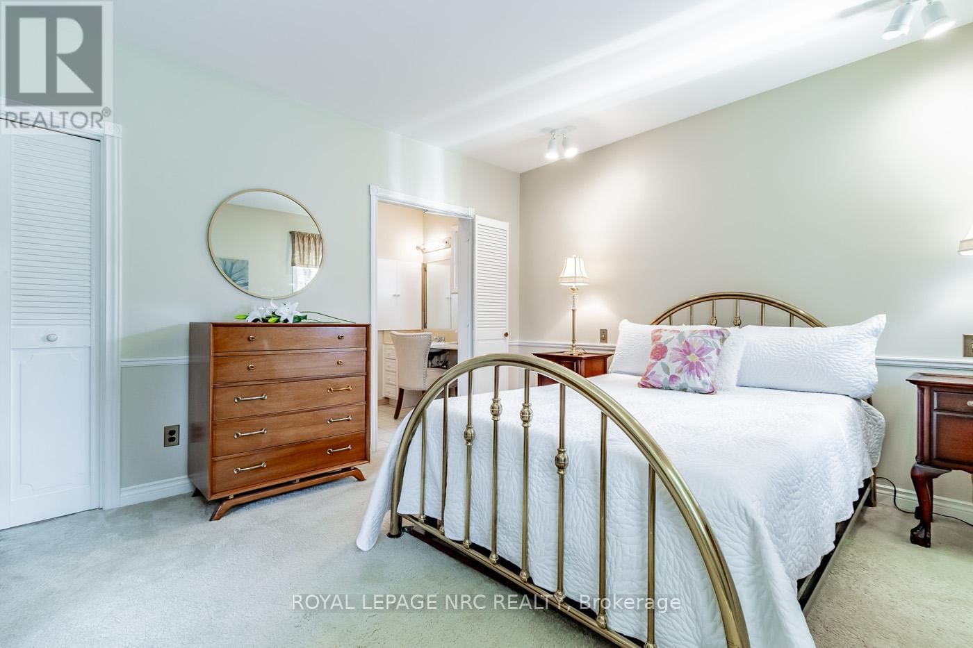 8 MACBETH BOULEVARD Image 28