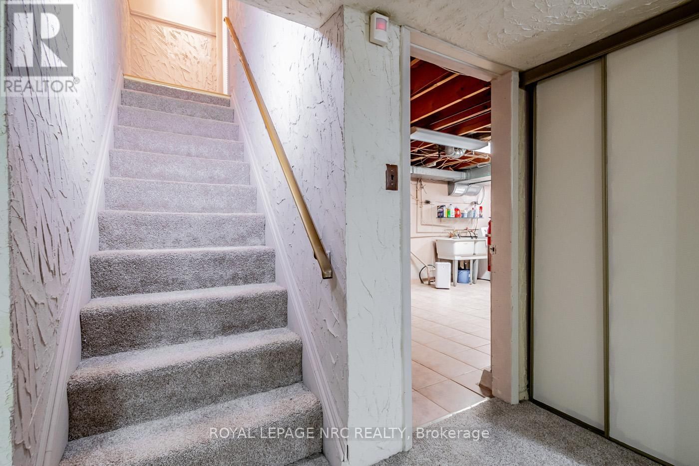 8 MACBETH BOULEVARD Image 31