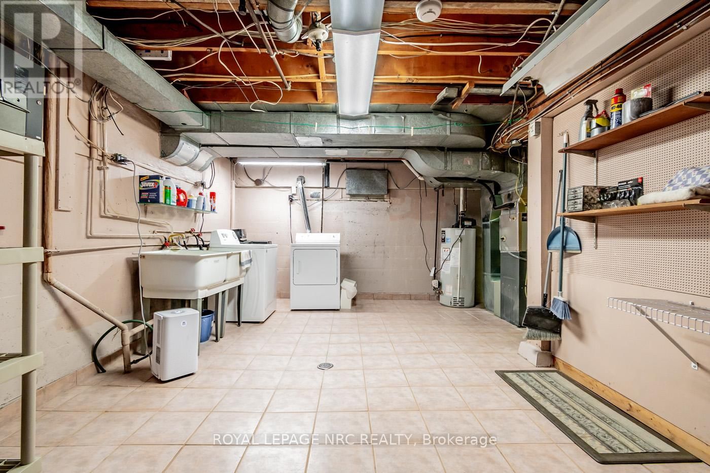 8 MACBETH BOULEVARD Image 38