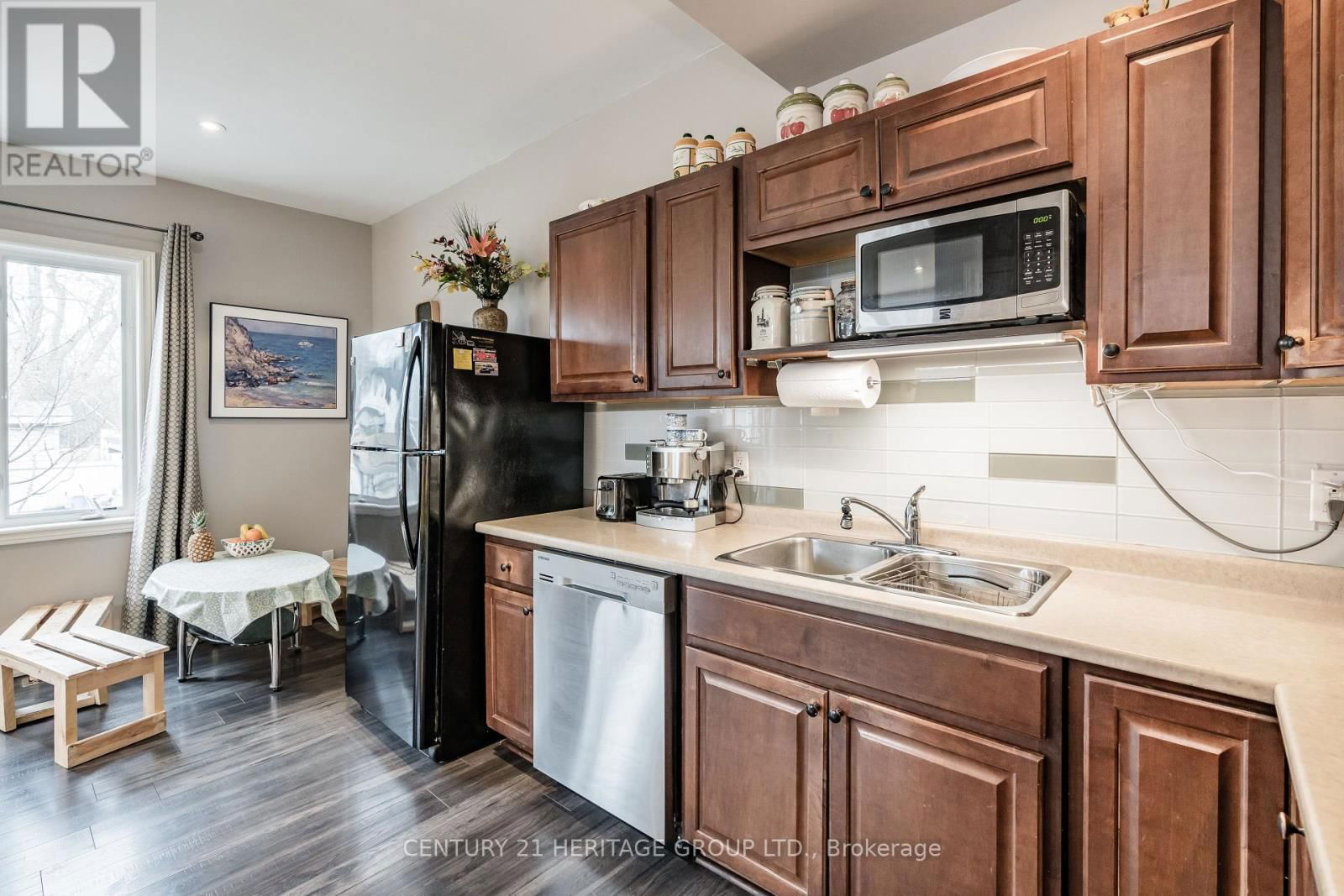 121 ALBERT STREET SOUTH Image 14