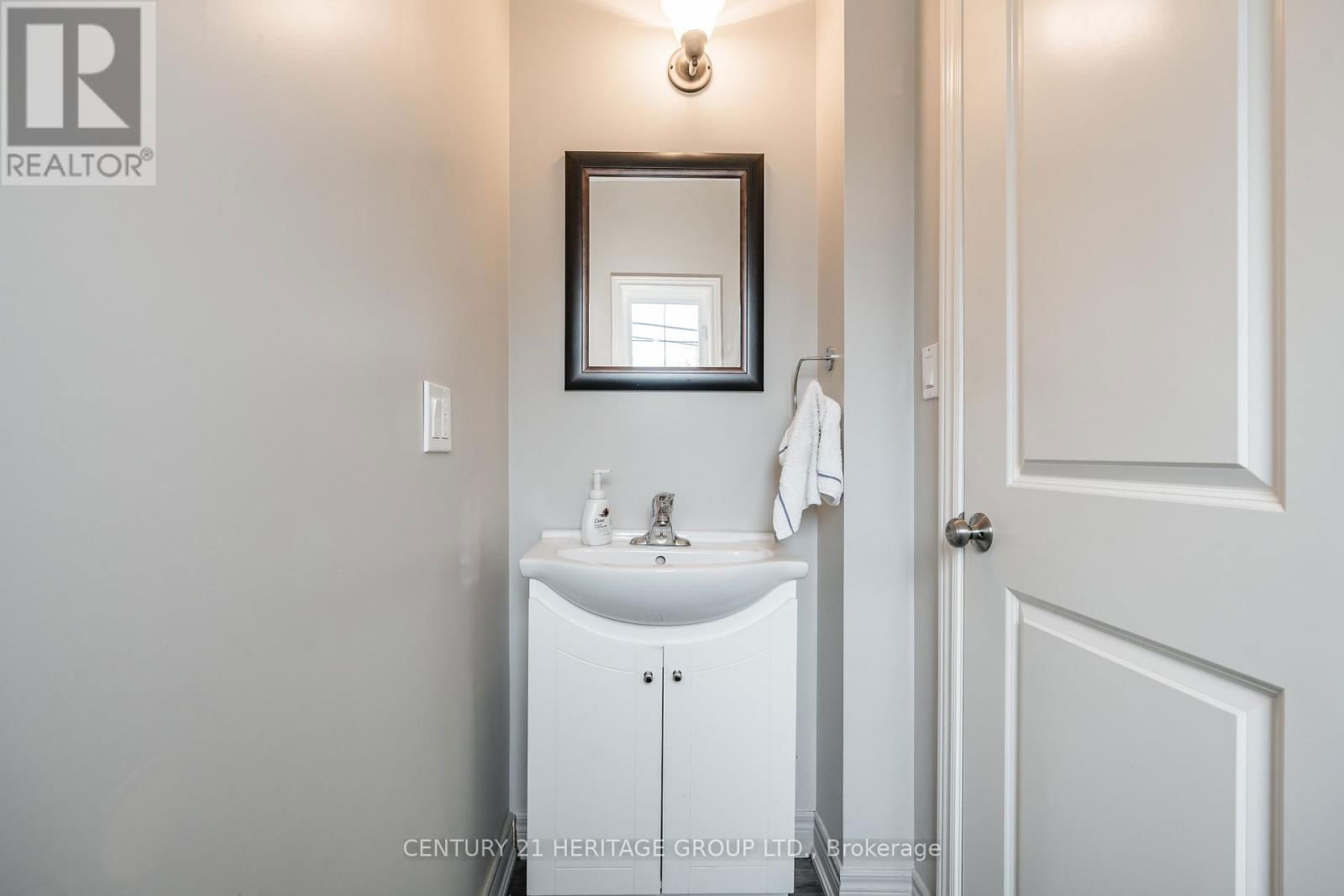 121 ALBERT STREET SOUTH Image 16