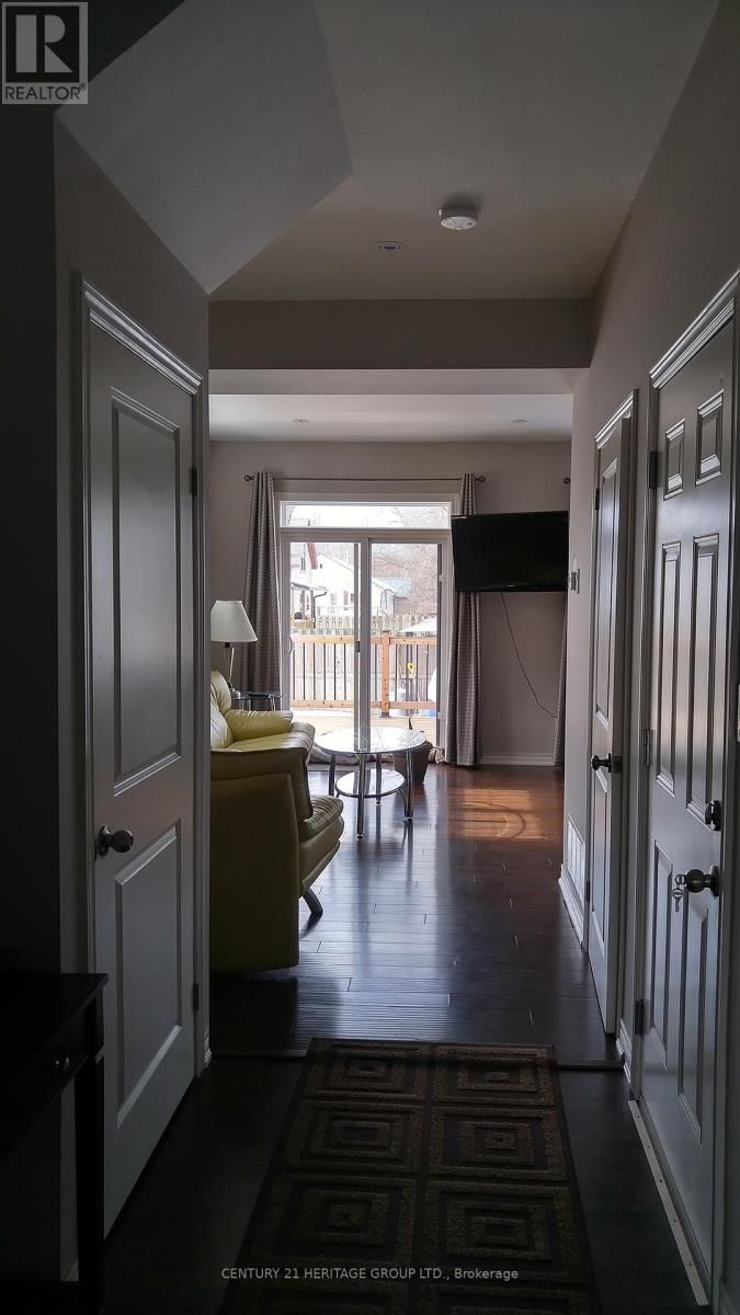 121 ALBERT STREET SOUTH Image 3