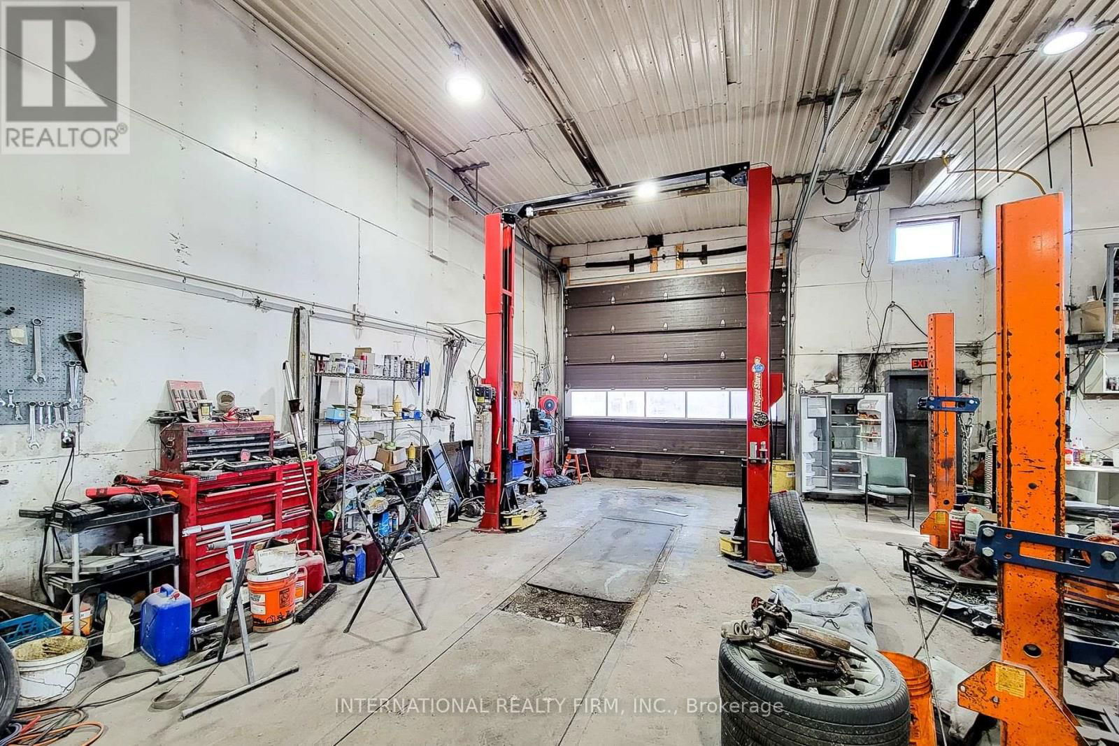 548 JUNCTION ROAD Image 24