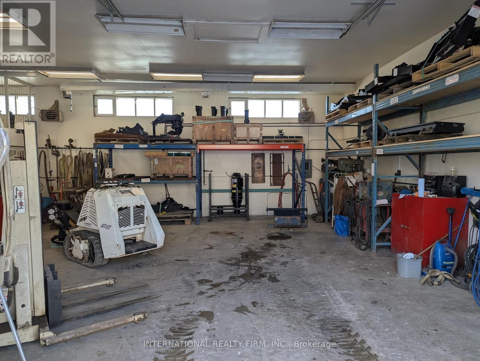 548 JUNCTION ROAD Image 30