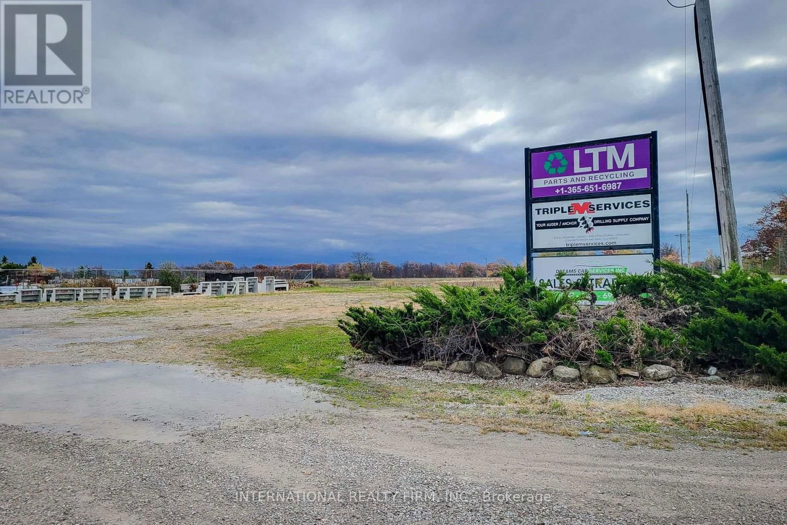 548 JUNCTION ROAD Image 35