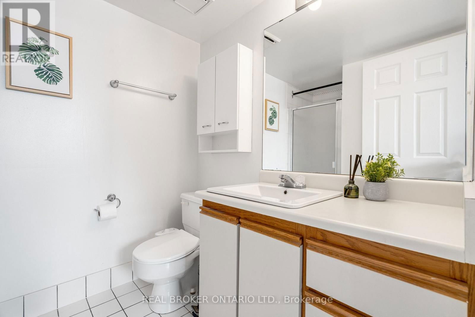 202 - 446 GILMOUR STREET Image 21
