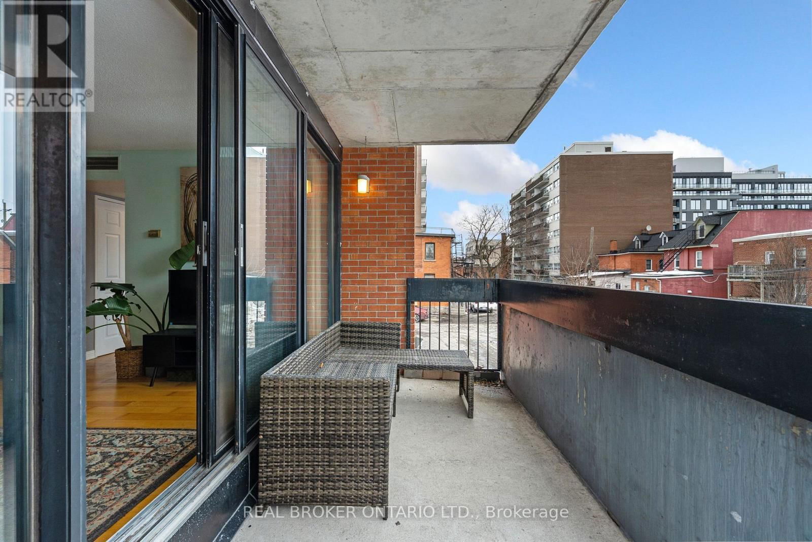 202 - 446 GILMOUR STREET Image 29