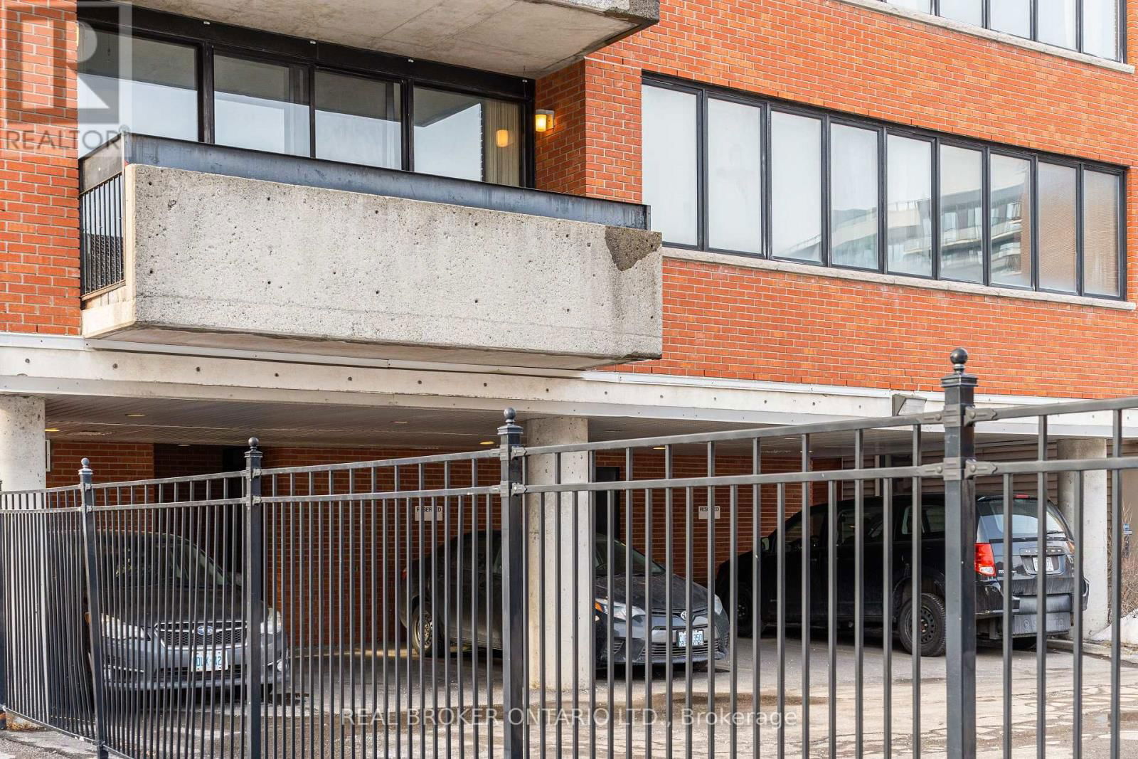 202 - 446 GILMOUR STREET Image 31