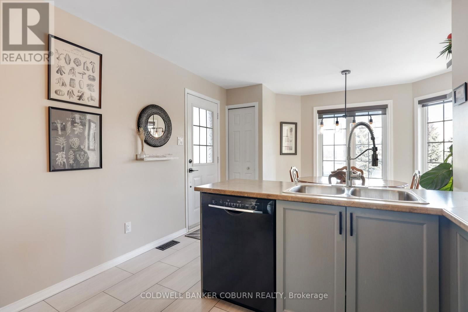 72 - 130 BERRIGAN DRIVE Image 10