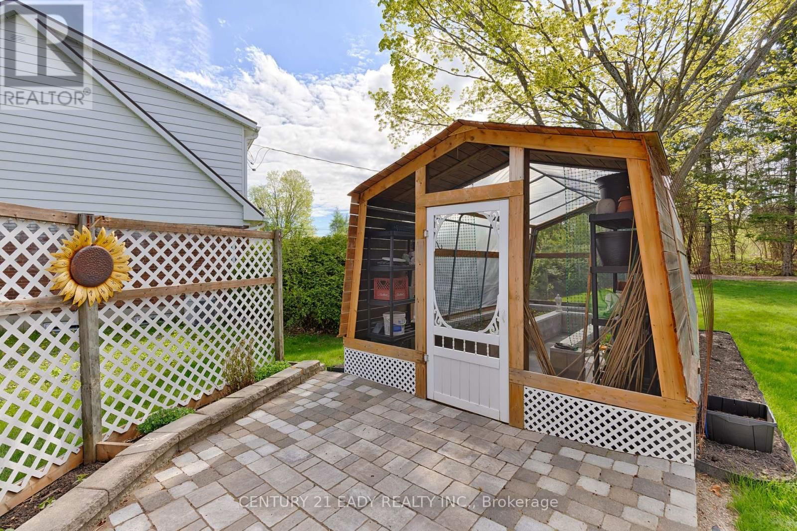 201 WADE AVENUE Image 17