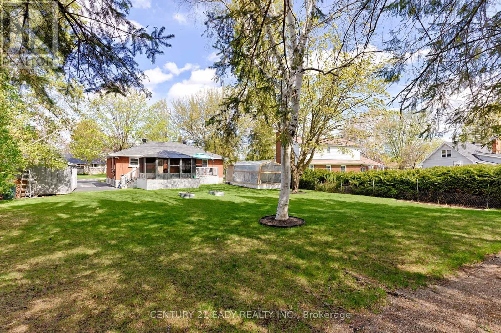 201 WADE AVENUE Image 19