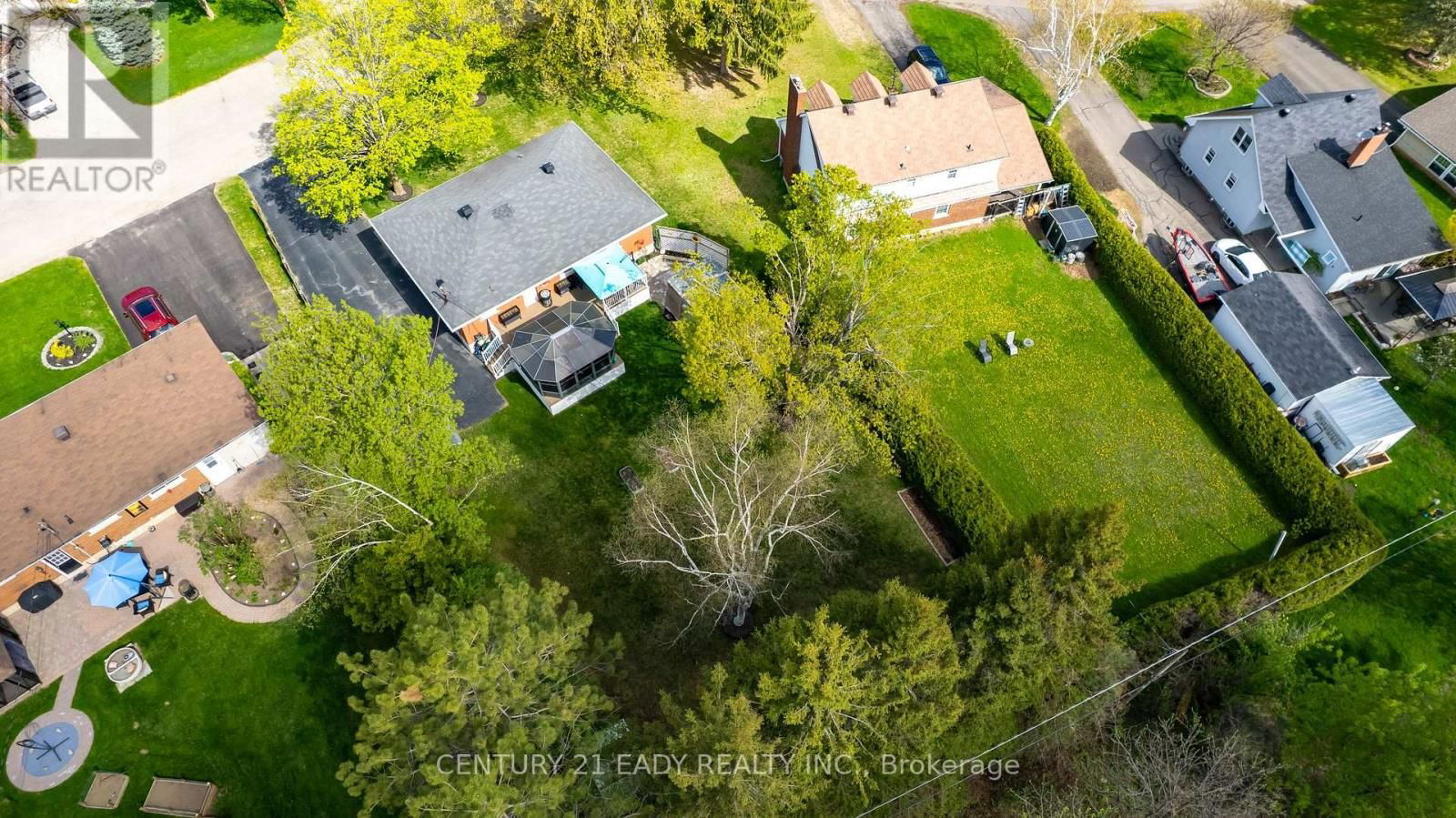201 WADE AVENUE Image 20