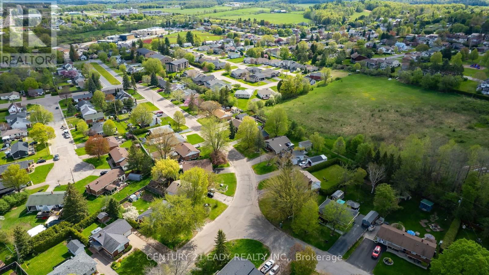 201 WADE AVENUE Image 21