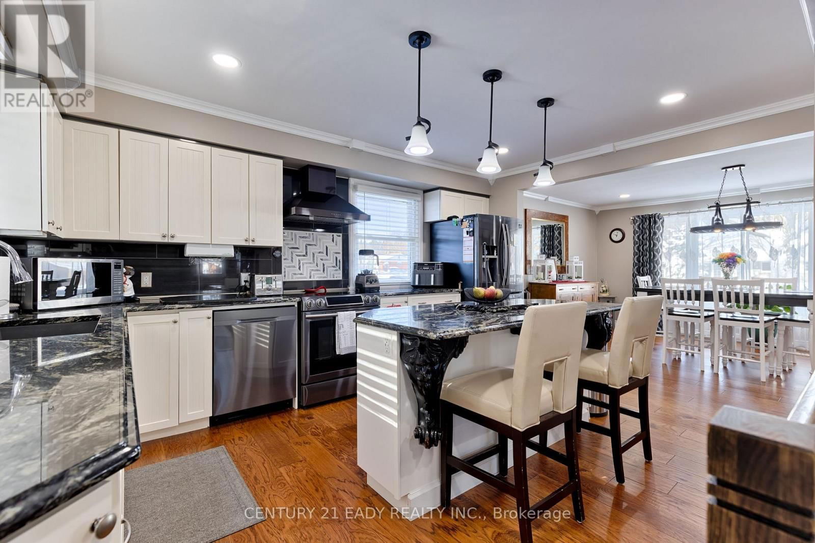 201 WADE AVENUE Image 28