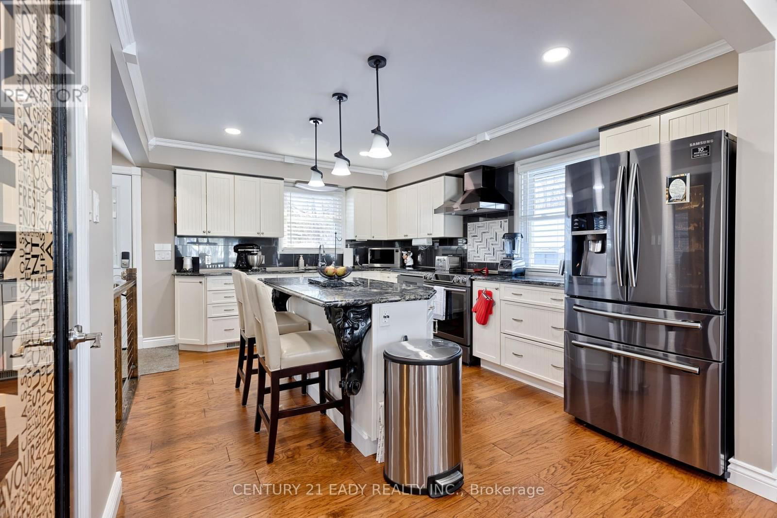 201 WADE AVENUE Image 29