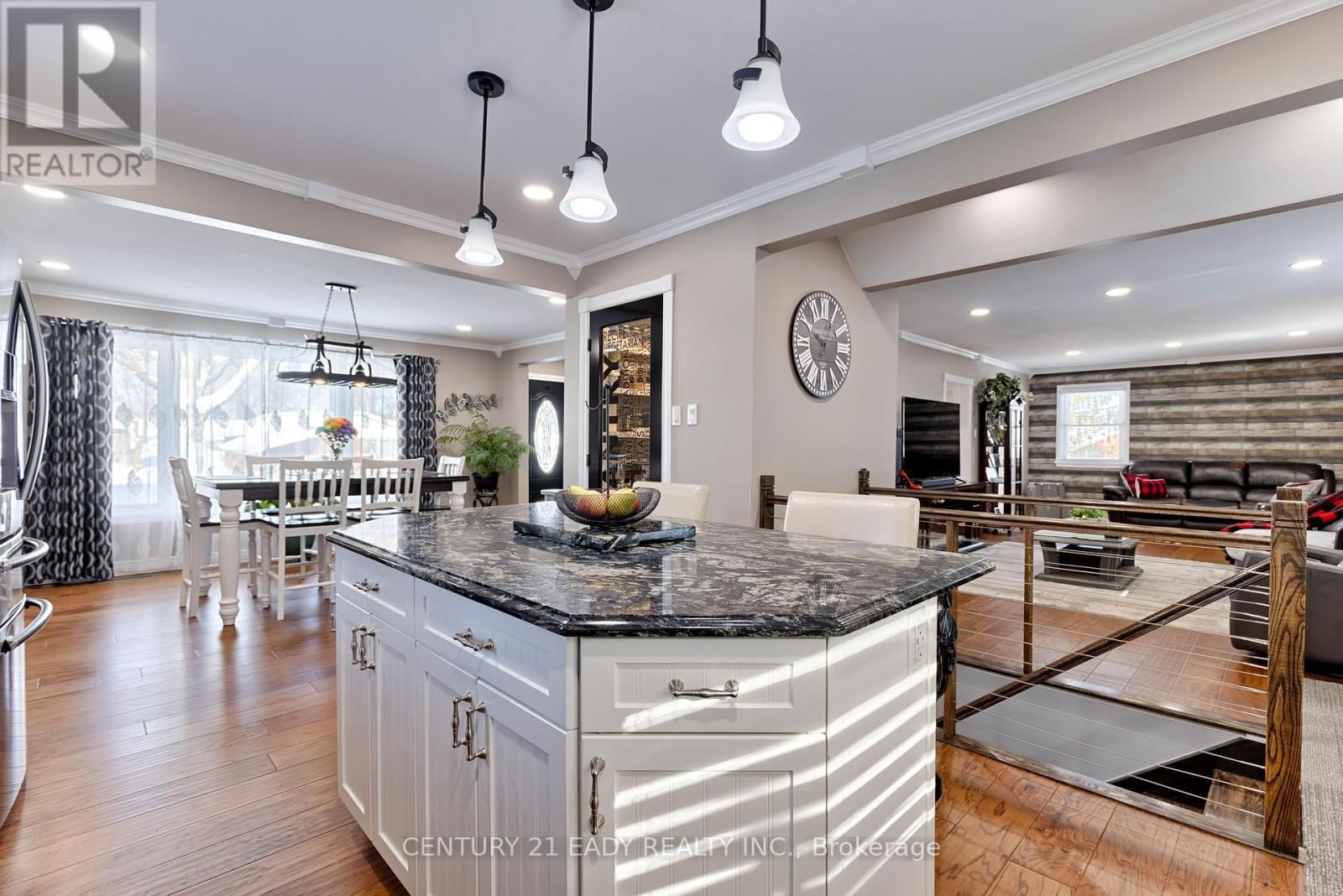 201 WADE AVENUE Image 32