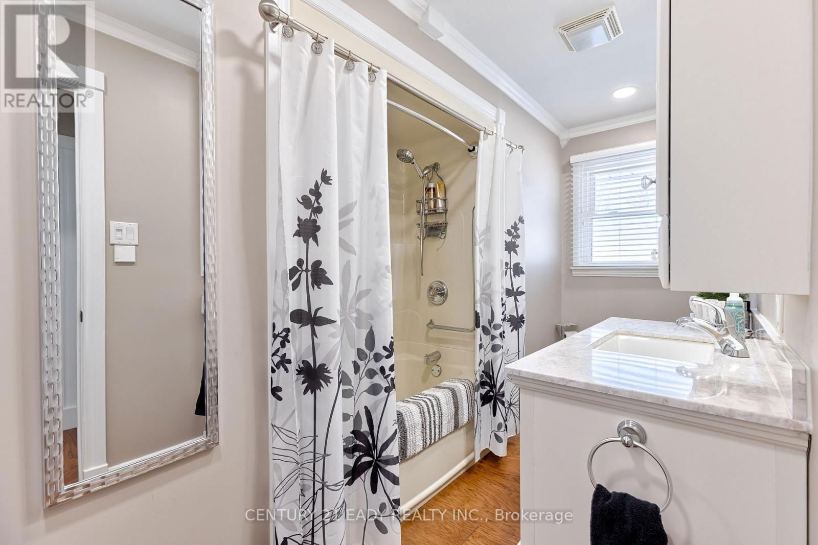 201 WADE AVENUE Image 37