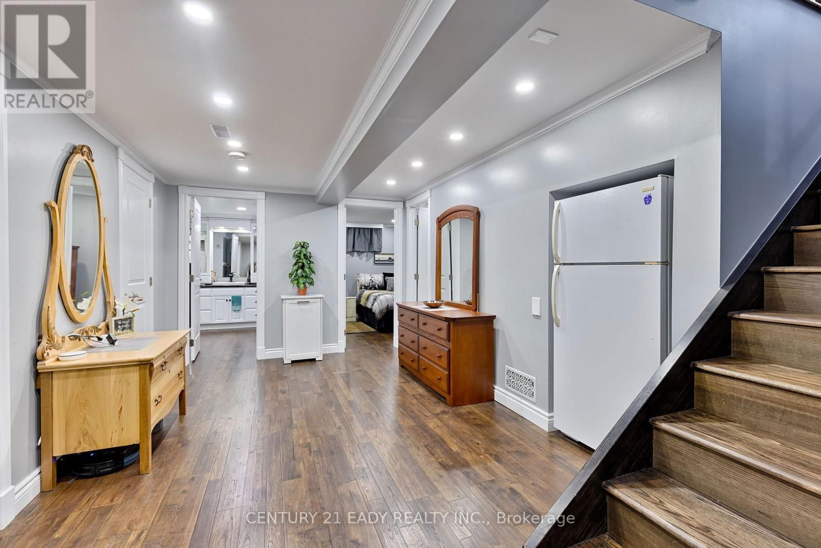 201 WADE AVENUE Image 45