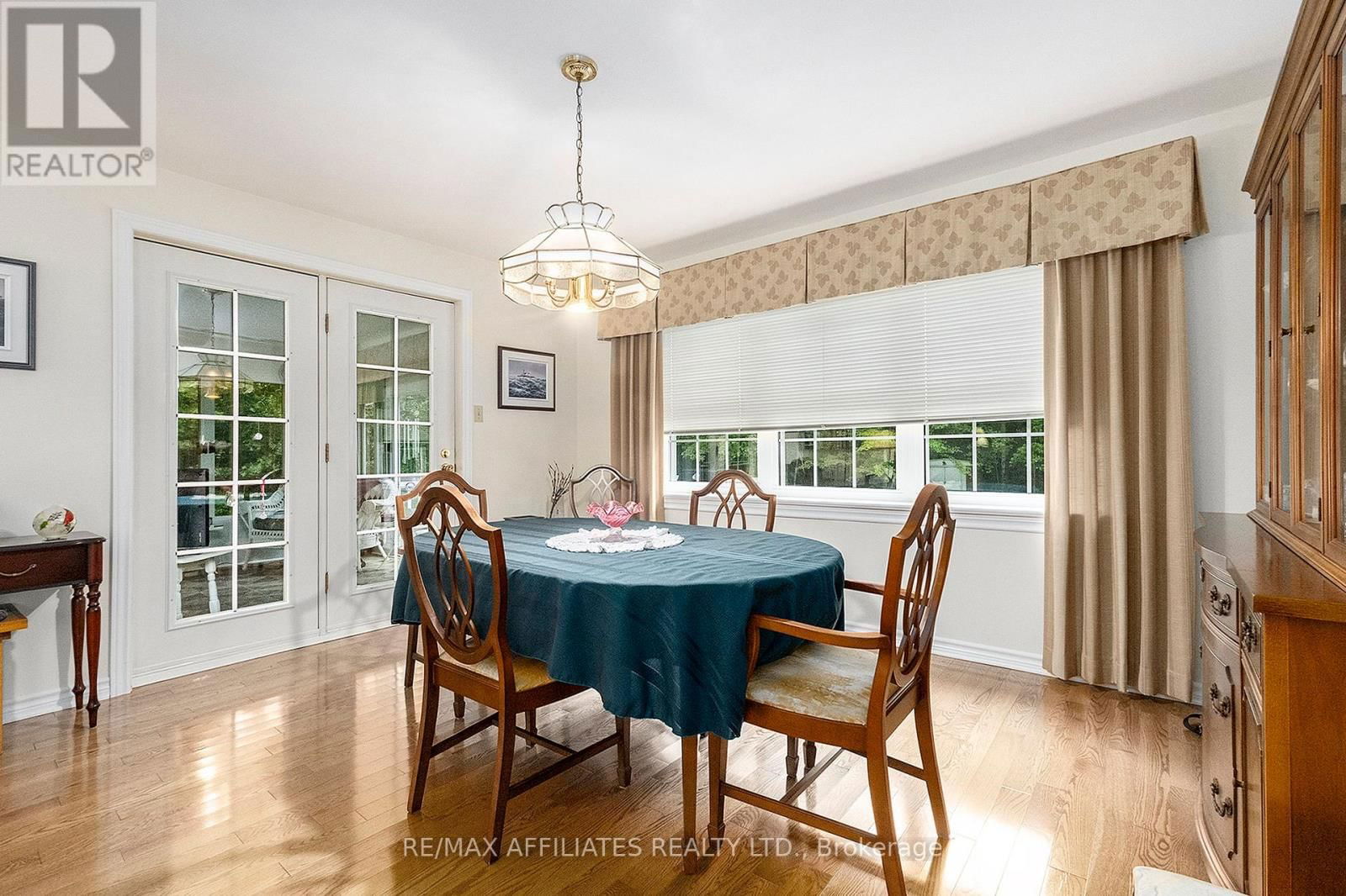 249 BRACKEN AVENUE Image 10