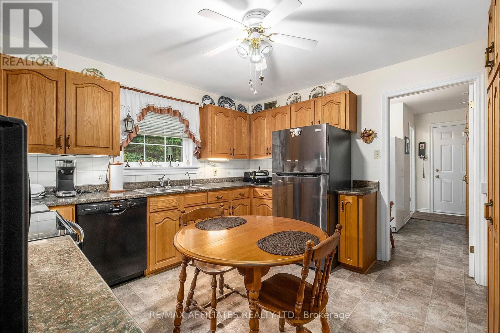 249 BRACKEN AVENUE Image 11