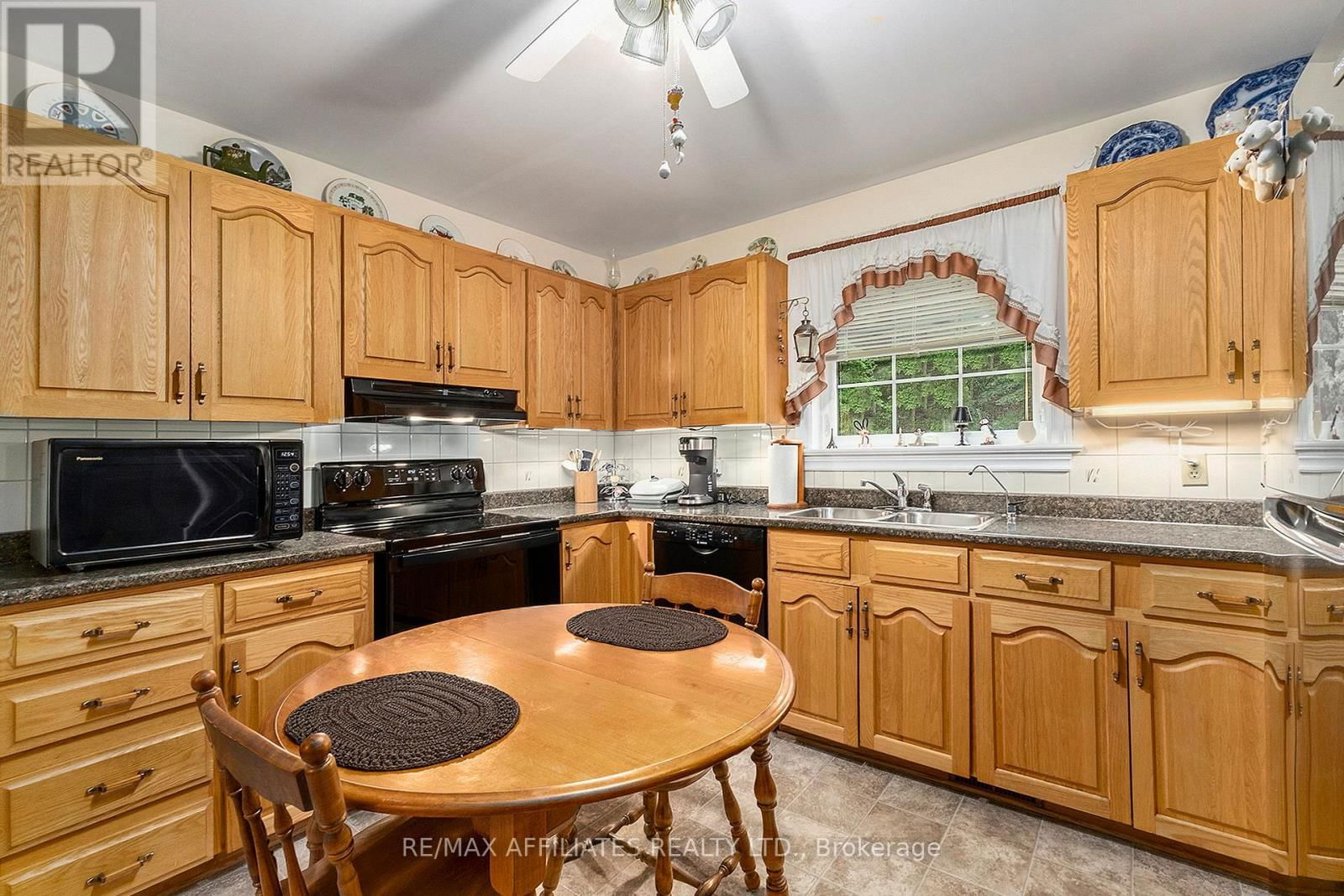 249 BRACKEN AVENUE Image 13