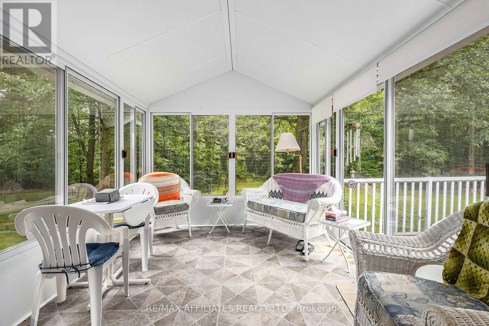 249 BRACKEN AVENUE Image 14