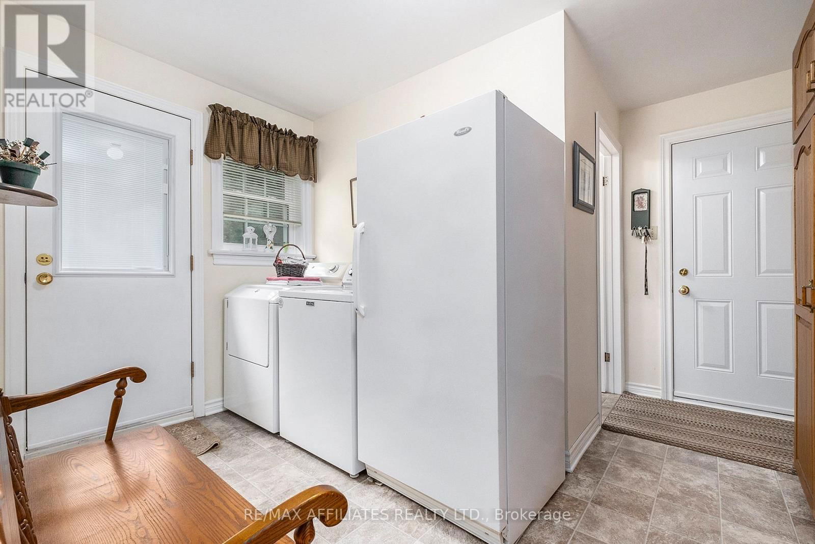 249 BRACKEN AVENUE Image 15