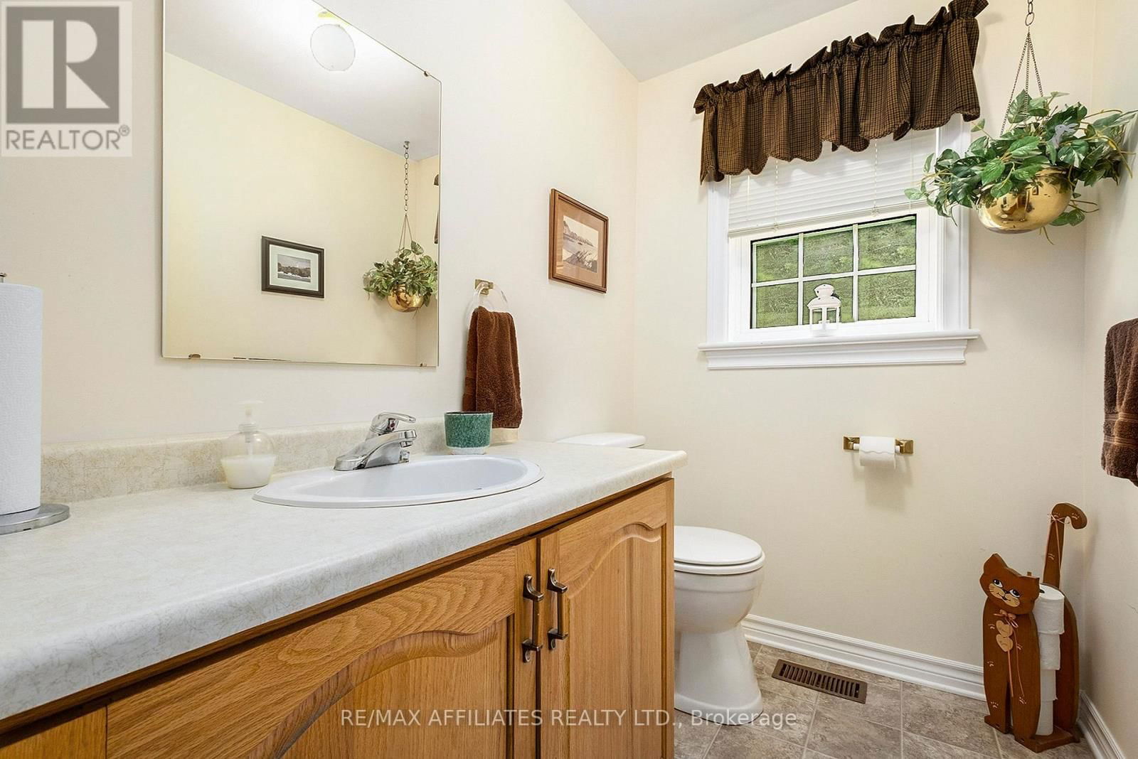 249 BRACKEN AVENUE Image 19