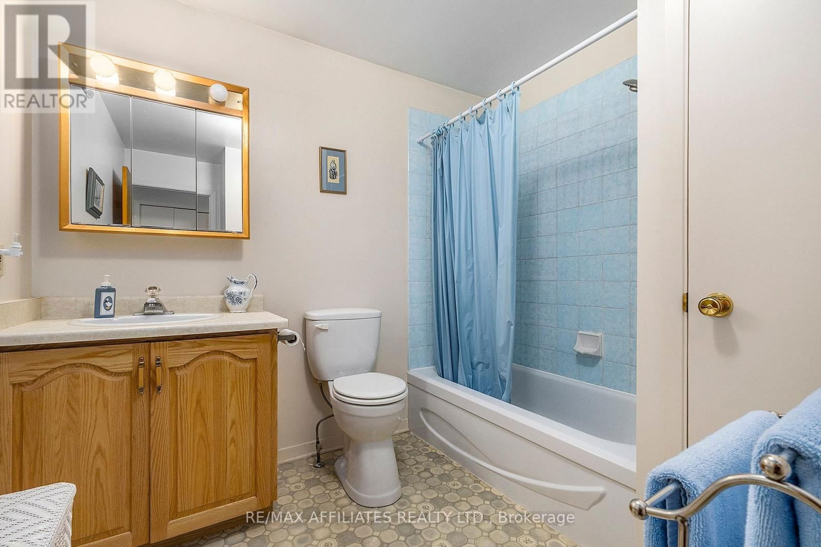 249 BRACKEN AVENUE Image 25