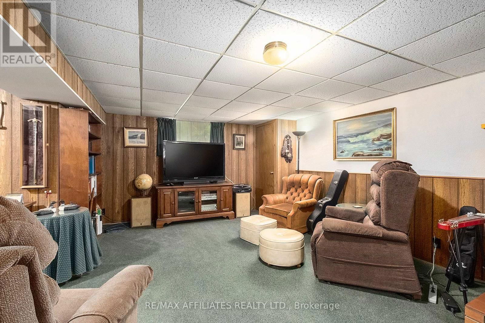 249 BRACKEN AVENUE Image 30