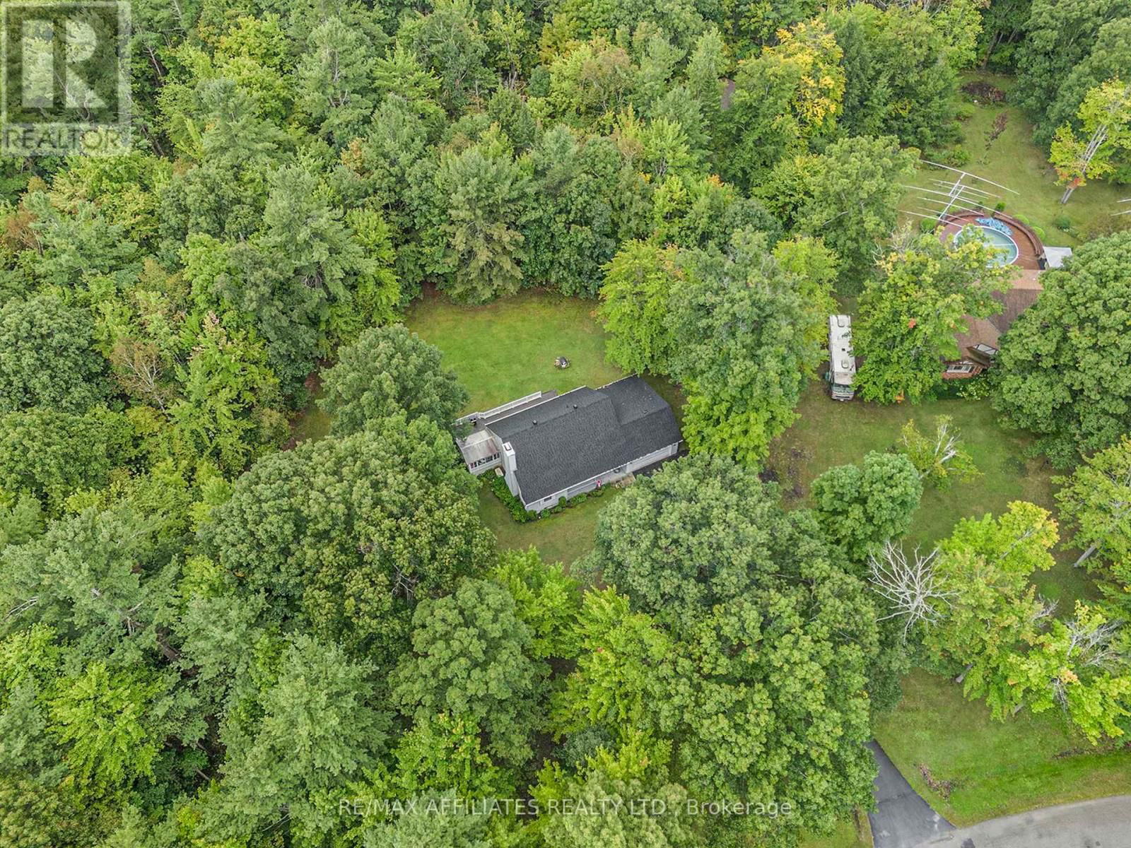 249 BRACKEN AVENUE Image 38