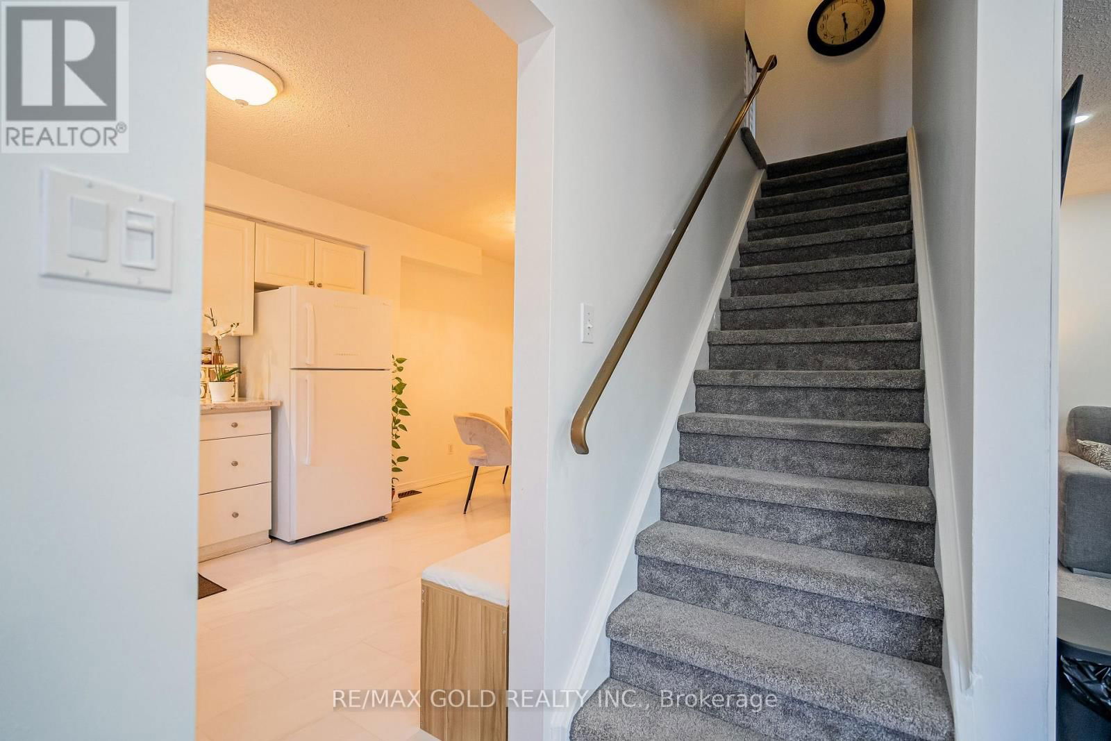 4 - 445 PIONEER DRIVE Image 10