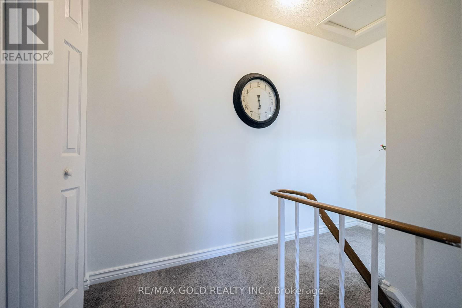 4 - 445 PIONEER DRIVE Image 12