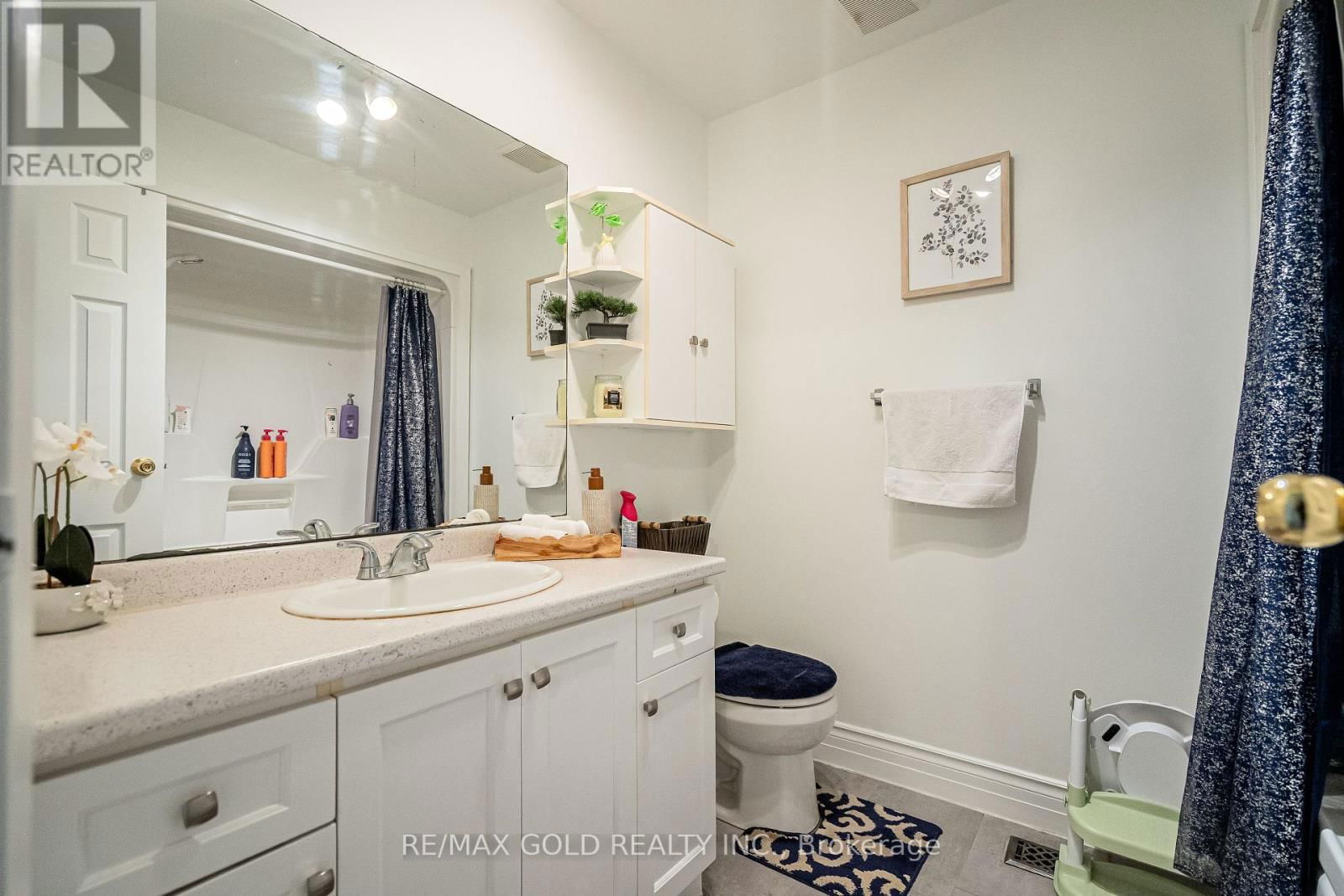 4 - 445 PIONEER DRIVE Image 20