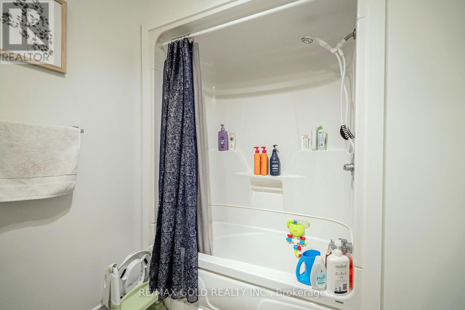 4 - 445 PIONEER DRIVE Image 21