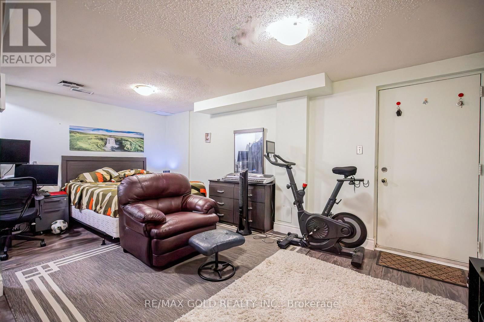 4 - 445 PIONEER DRIVE Image 24