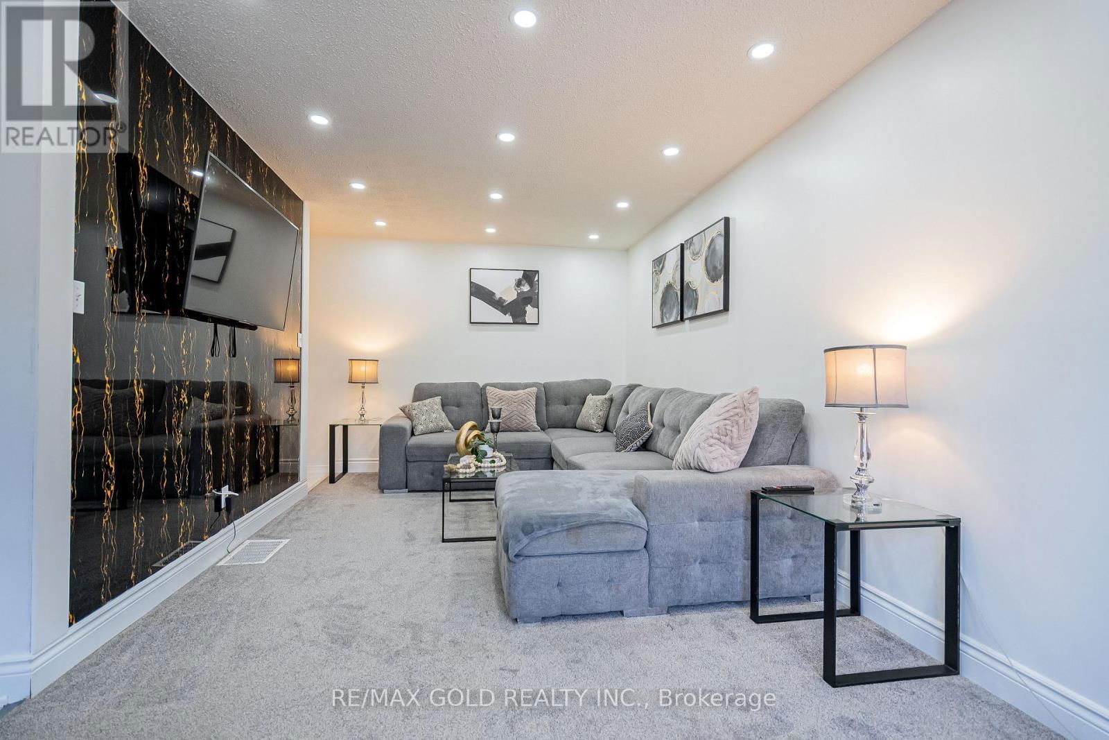4 - 445 PIONEER DRIVE Image 5
