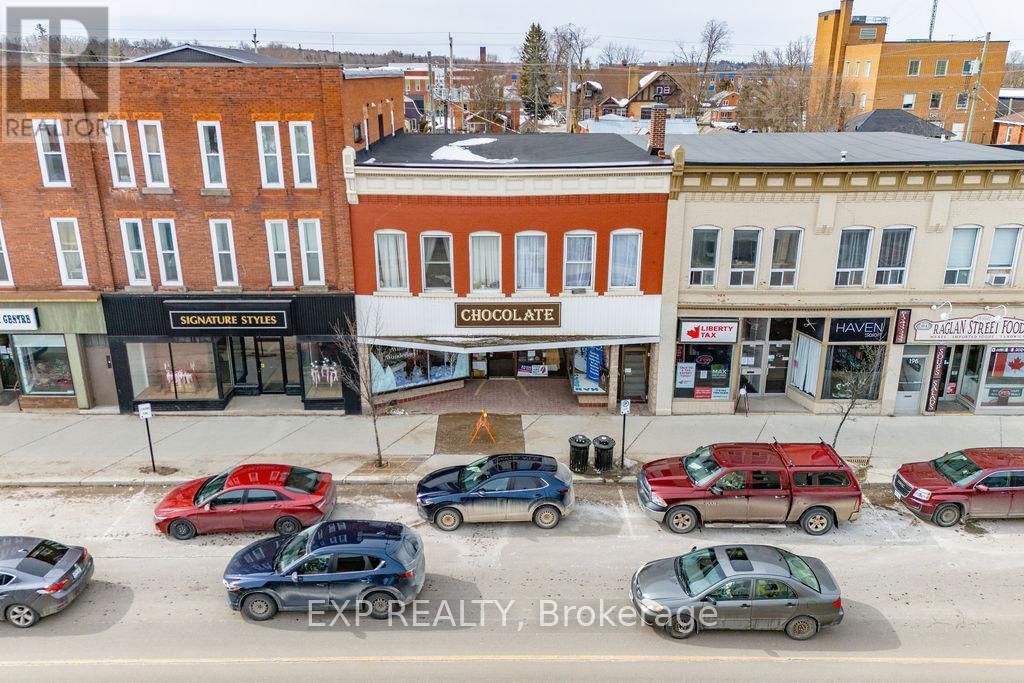 204 RAGLAN STREET SOUTH Image 1