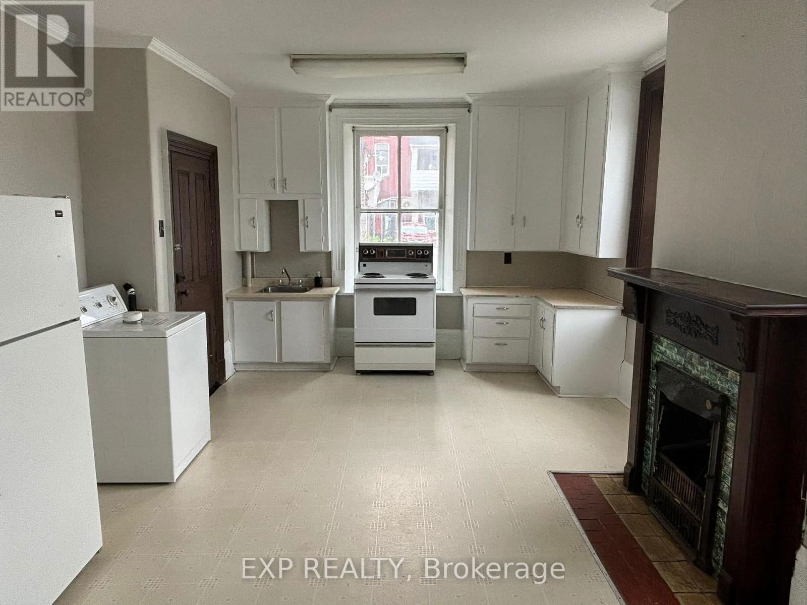 204 RAGLAN STREET SOUTH Image 21